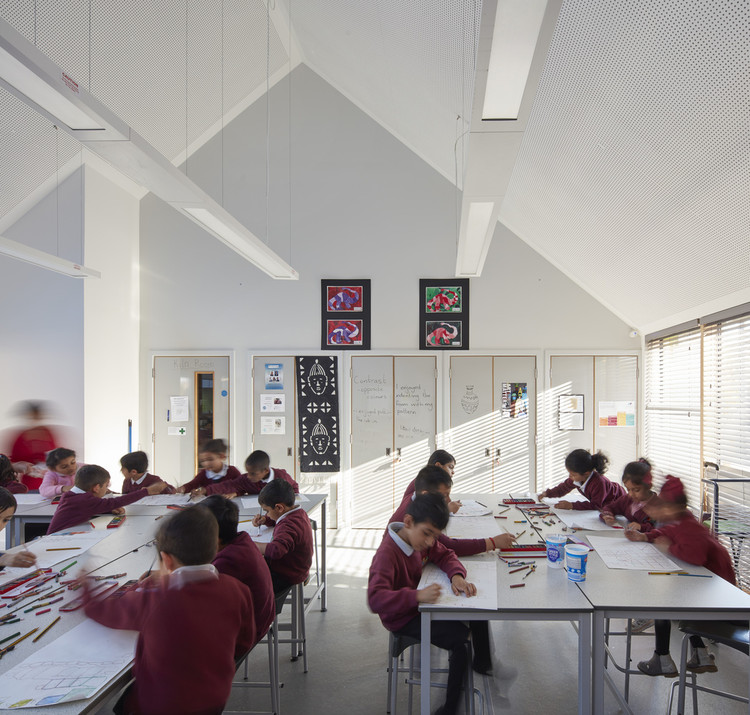 Poorly Designed Acoustics in Schools Affect Learning Efficiency and Well-being - Featured Image