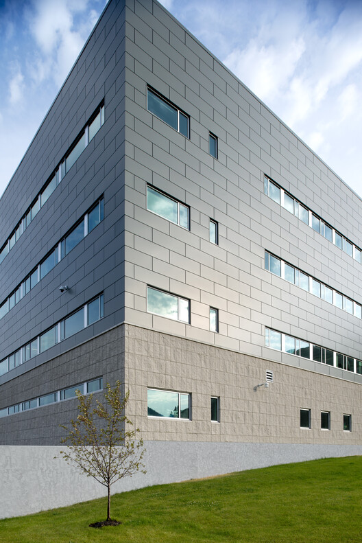 Optimized Performance and Cost Savings for Metal Panels  - Featured Image