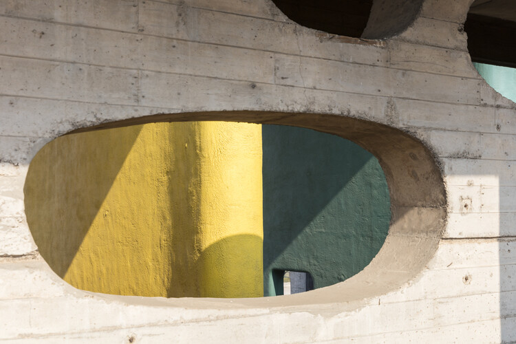 Le Corbusier's Color Theory: Embracing Polychromy in Architecture - Featured Image